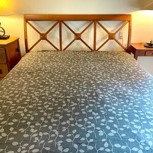 Great Calvin Klein queen cotton duvet!